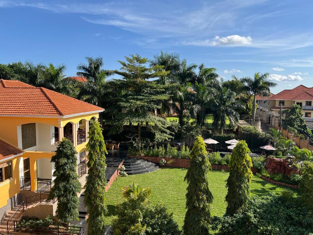 Precious Villas Lubowa Екстер'єр фото